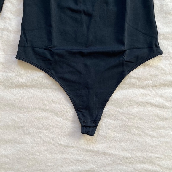 Aritzia Babaton⎜VARO CONTOUR BODYSUIT⎜BLACK - Picture 10 of 14